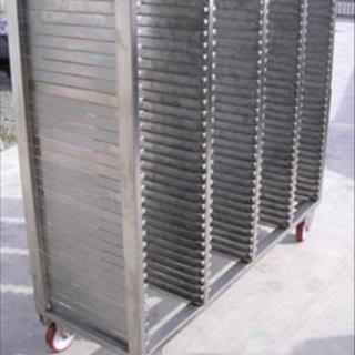 Carrello in acciaio inox con guide vassoio